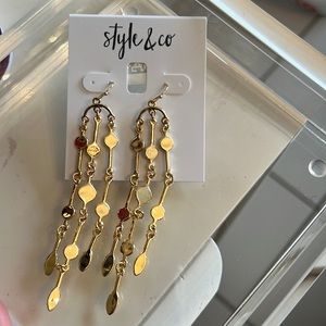 COPY - Gold linear drop esrrings